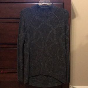 Vera wang gray shimmer turtleneck